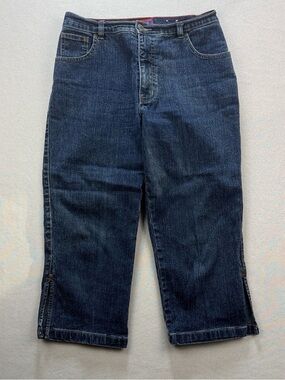 Westport women size 4 embroidered capris
